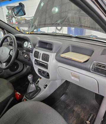 RENAULT CLIO 1.0 CAMPUS 16V FLEX 4P MANUAL RENAULT CLIO 1.0 CAMPUS 16V FLEX 4P MANUAL